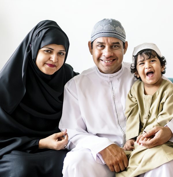 portrait of a muslim  family Q326T79 e1560383654305 